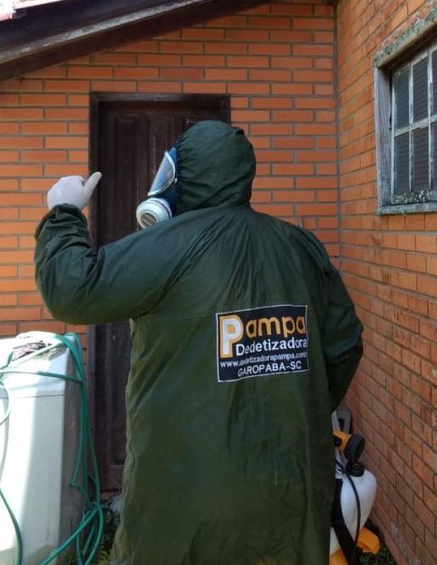 DESINFECÇÃO DE ÁREAS INTERNAS E EXTERNAS